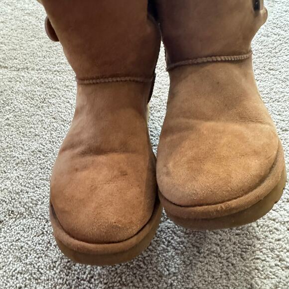 UGG Bailey Button II Sheepskin Lined Suede Boots in Chestnut Brown Size 10 - Picture 5 of 13